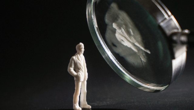 操纵股价,监视居住,取保候审,