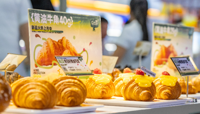 零食很忙,赵一鸣,合并,休闲零食,