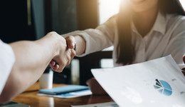 七亿借款一笔勾销，华谊兄弟卖资产“止血”，债主阿里已经大笔减持