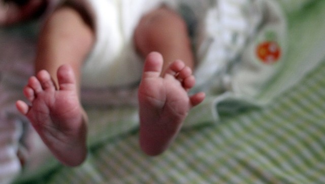 法治面 | 贩卖出生证明如何追责？定罪量刑标准仍待司法解释