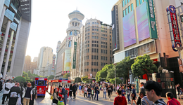 10月消費(fèi)大幅改善，經(jīng)濟(jì)回升向好基礎(chǔ)仍需鞏固