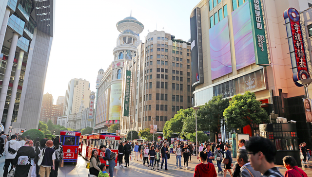 10月消费大幅改善，经济回升向好基础仍需巩固