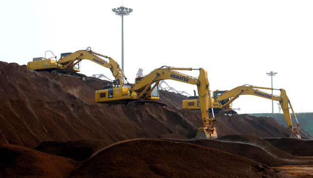 Fluctuating iron-ore prices threaten downstream production