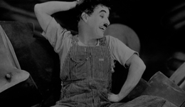 誰在瘋狂“制造”小楊哥？