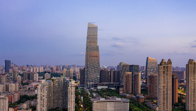 拿下上海124亿旧改项目，中信泰富大举杀回地产