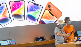 苹果率先动刀，“摇一摇”背后的生意有多大？