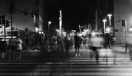 悶聲發(fā)財?shù)睦蠂?，一年賣了81億