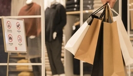 2023新都市“穷人”三件套：薅小样，买平替，拜神刮彩票