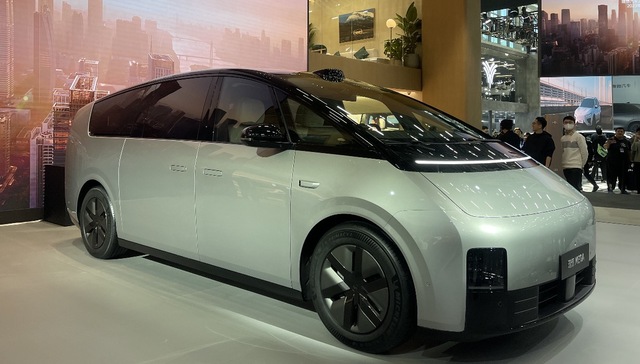 理想MEGA和小鹏X9正面交锋，造车新势力争夺家用MPV定义权 | 2023广州车展