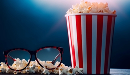 电影海报陷入怪圈：字越大，票房越差？