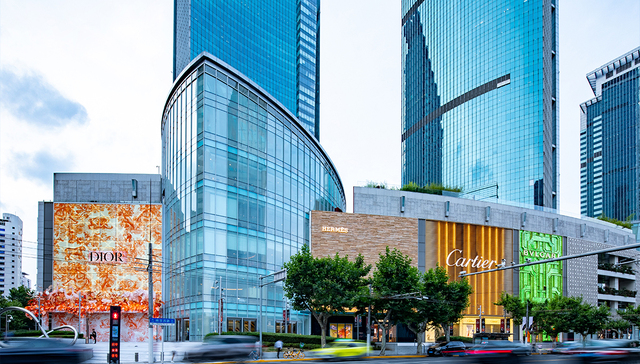 SKP唱罢恒隆登场，轮番上演的奢侈品商场店庆凭什么出圈？