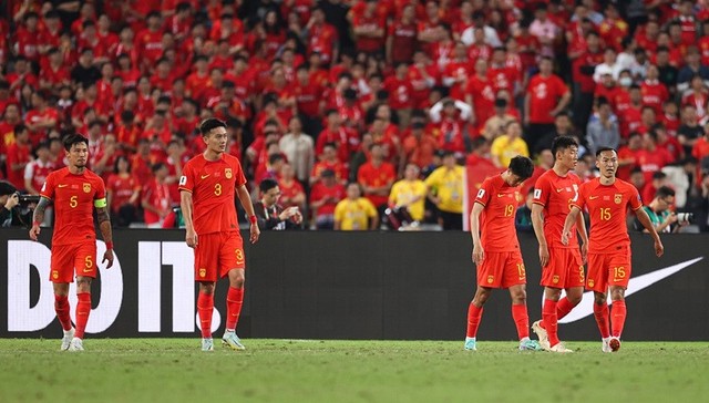 国足主场不敌韩国净负三球，世预赛小组赛两战一胜一负