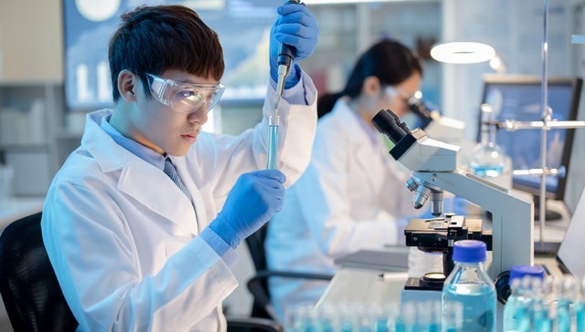 康乃德生物核心产品公布最新数据，随后股价大跌近四成