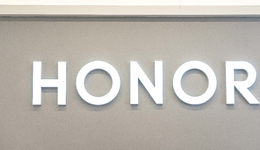 换帅、上市，荣耀官宣大动作