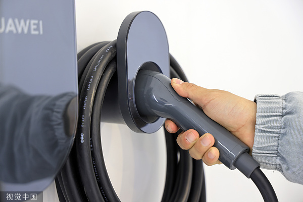 华为新合资公司令长安、赛力斯等股价大幅波动，相关公司紧急解释