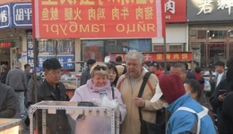 组团出国吃早餐：俄罗斯“老铁”涌入东北黑河，成为新的流量密码