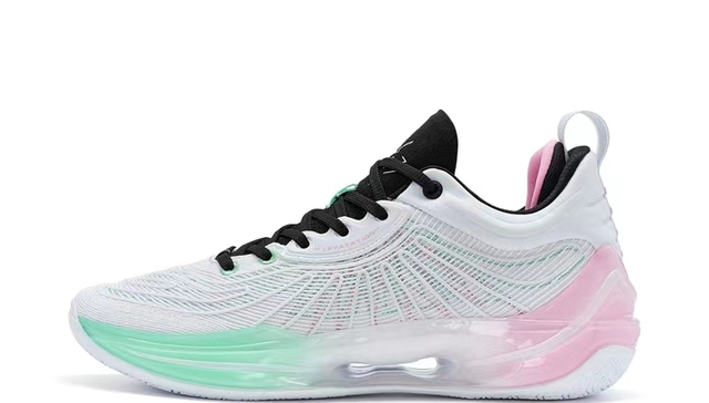 一周运动新品｜国产品牌篮球鞋上新，李宁推出滑雪系列