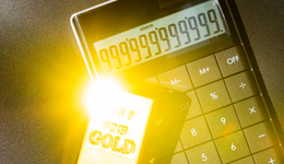 “老铺黄金”半年狂揽14亿，周大福“加持”助推IPO