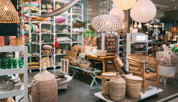 阿里腾挪居然之家、美凯龙股权，曾斥资超100亿入股家居卖场龙头