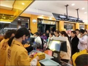 三只松鼠社区门店数破150家，创始人章燎原公开回应良品铺子降价