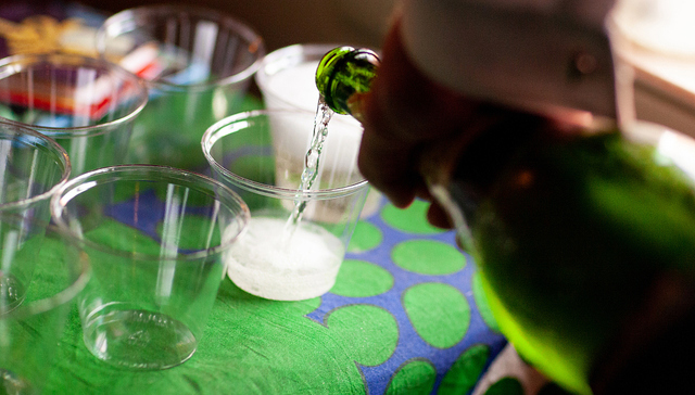 地方新闻精选｜汝城县委书记调研返途中因突发事件逝世 高安一综合执法队员酒后执法被停职检查