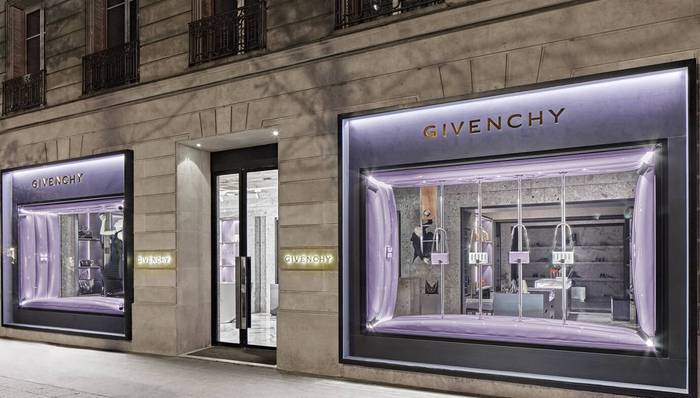 纪梵希只剩坏消息