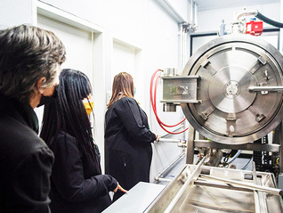 【图集】英国首推“水葬”：从太空到海底，我们如何与世界告别？