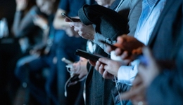 抖音心晴、百度万话上线，大厂押注AI社交能跑出下一个微信吗？