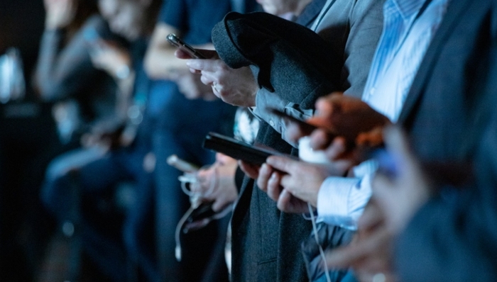 互联网大厂,AI,聊天机器人,社交产品,