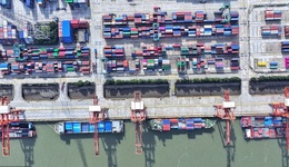 出口同比增速六个月来首次转正，但内需走弱拖累进口