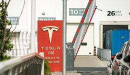 馬斯克透露特斯拉平價(jià)電動(dòng)汽車新進(jìn)展，上海超級(jí)工廠三期或重啟建設(shè)為此做準(zhǔn)備