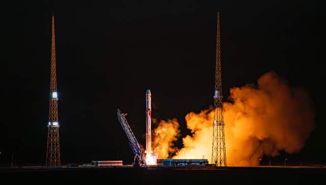 全球首款连续入轨液氧甲烷火箭！蓝箭航天朱雀二号完成商业化验证