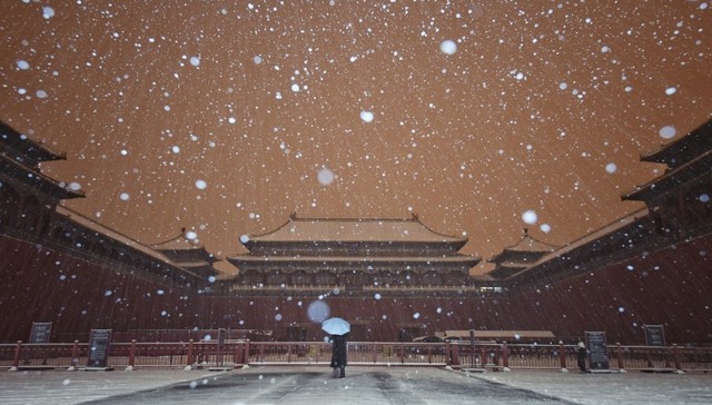 强降雪袭击北方：山西高速40辆车碰撞致1死6伤，郑州济南等多地停课