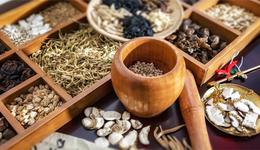 中藥板塊再獲關注，康緣藥業(yè)、以嶺藥業(yè)當上“呼吸道疾病概念股”，短期業(yè)績均承壓