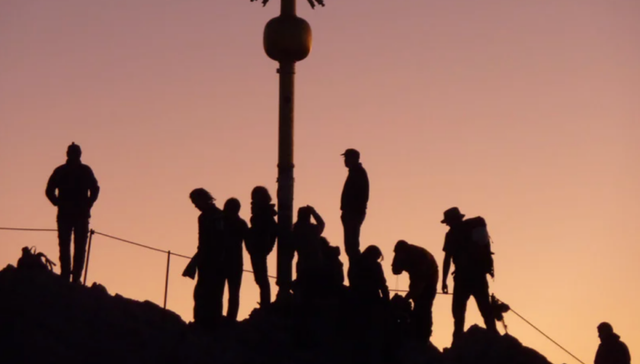 网络社区,知乎,商业模式,小红书,搬运