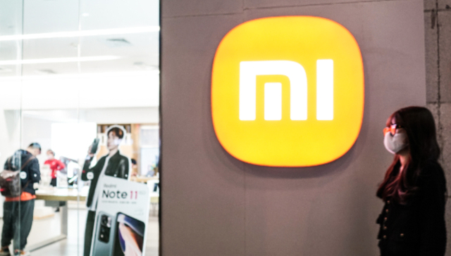 小米发文回击余承东言论：与事实严重不符，“龙骨转轴”设计为公司自研