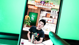 董宇辉成最大利空？东方甄选邀功惹怒粉丝，“小作文事件”后3天掉粉6万