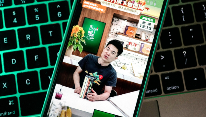 东方甄选,内讧,董宇辉,小作文,粉丝经济