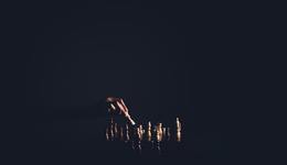 赛道换了，“武器”变了，腾讯能否复刻“吃鸡大战”的胜利？