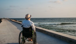 全國65周歲及以上老年人口撫養(yǎng)比為21.8%，呈持續(xù)上升趨勢