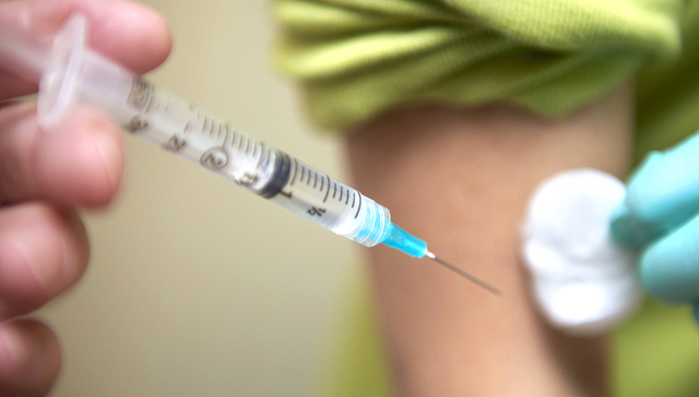 卫健委多次倡导“一老一小”接种肺炎球菌疫苗，为何接种率总上不去？