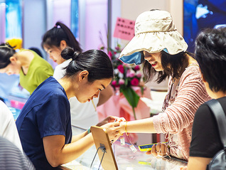 【图集】即买即拿，无需等待：你还会选择线下购物吗？