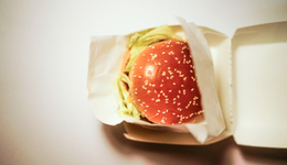 “肯德基们”争做塔斯汀学徒