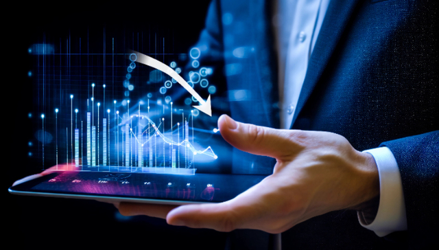 格力电器大跌7%，拟超10亿元增持格力钛被看衰