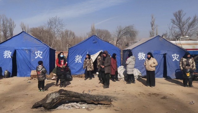 震后积石山县四堡子村急需帐篷和保暖物资
