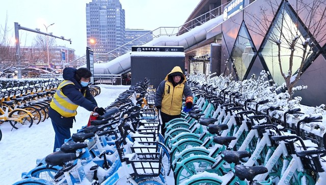 “百日行动”后，北京共享单车企业继续加强地铁站停车管理