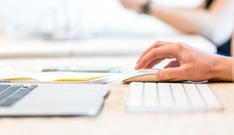 拒绝“爹味领导”，年轻人不吃这一套