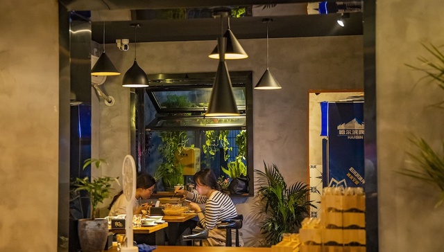 滕泰：要扩大中国消费，真正有用的就三条——降息、发钱和提振股市