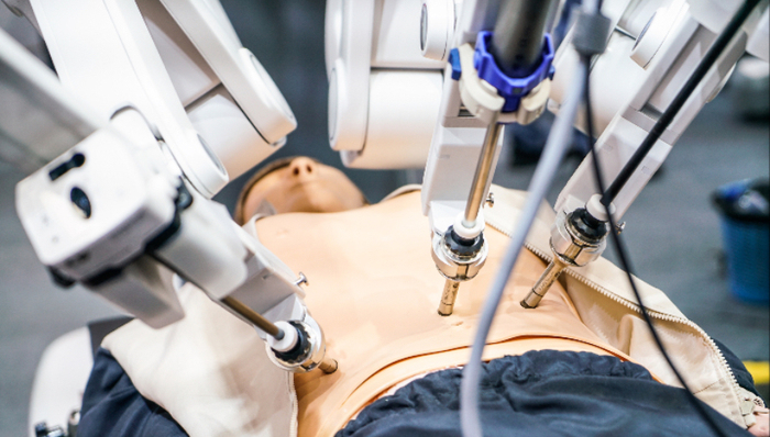 医疗设备板块估值处于10年历史低位，这些公司有望迎来“戴维斯双击”| A股2024投资策略⑥