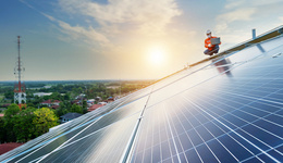 为何再砸280亿逆市扩产？硅王通威股份回应